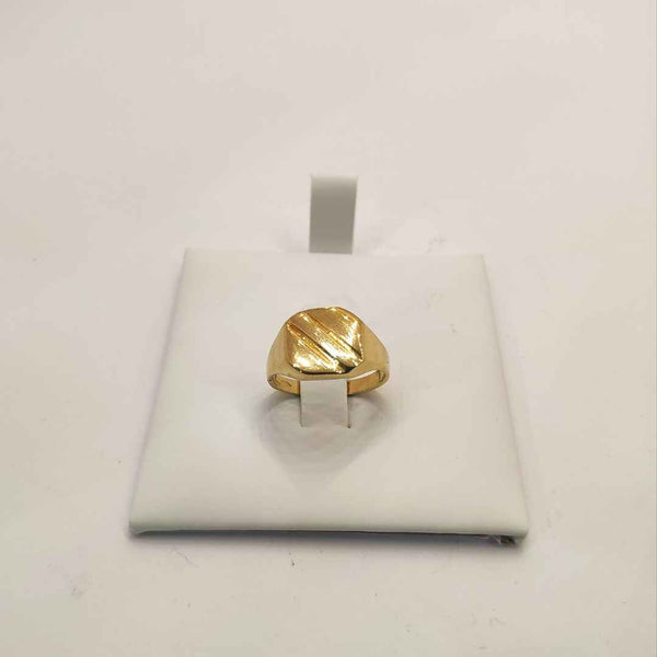 anello uomo in oro giallo 18 ct 750/00 con centrale lavorato anche per dito mignolo  misura 13 gr 4.20